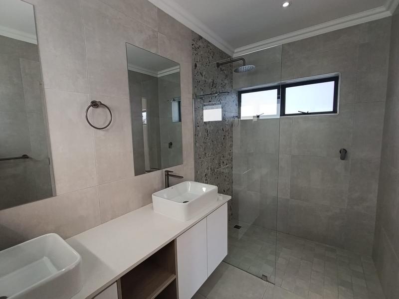 3 Bedroom Property for Sale in Kraaibosch Park Western Cape